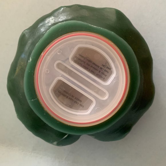 waterlily shape flameless candle - Picture 4 of 4